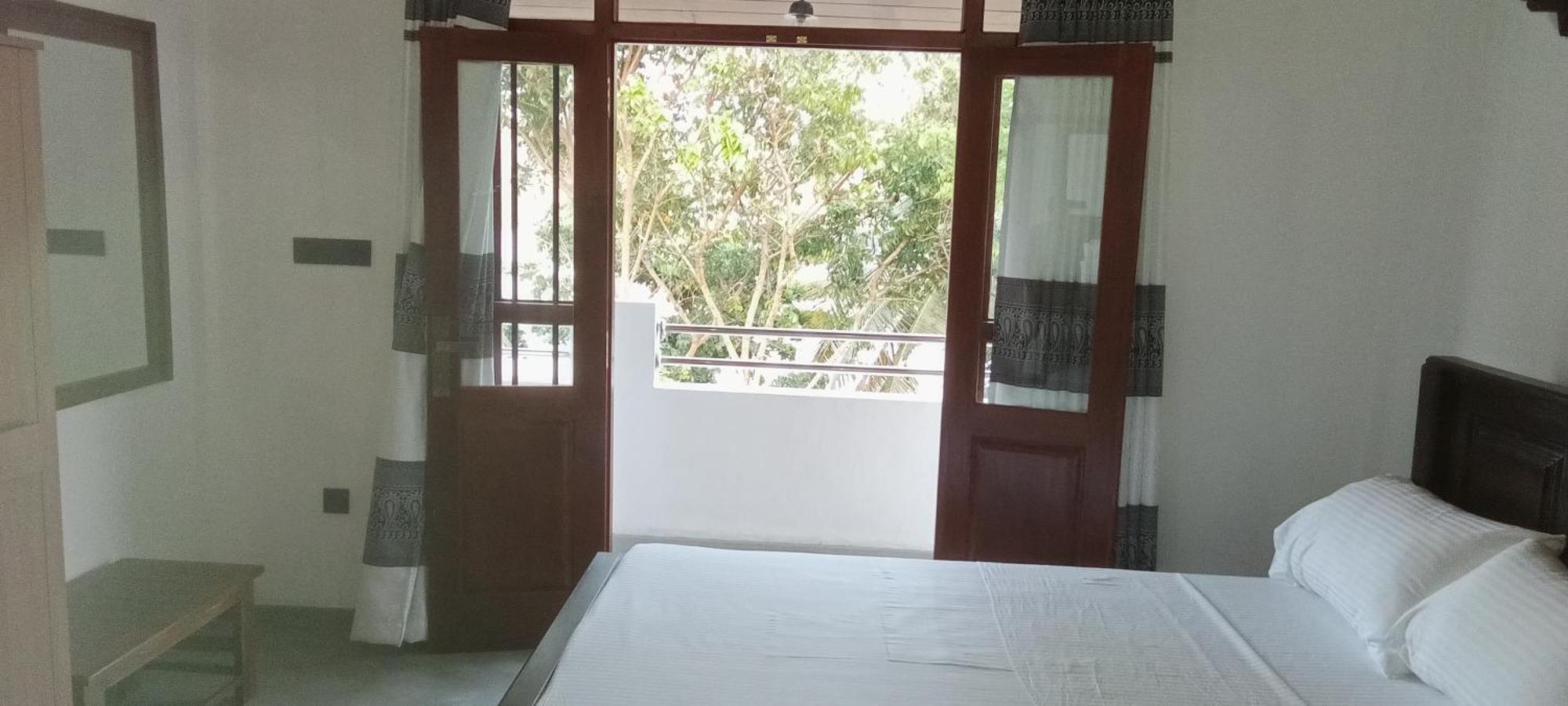 The Green Lagoon Villa Hikkaduwa Ngoại thất bức ảnh